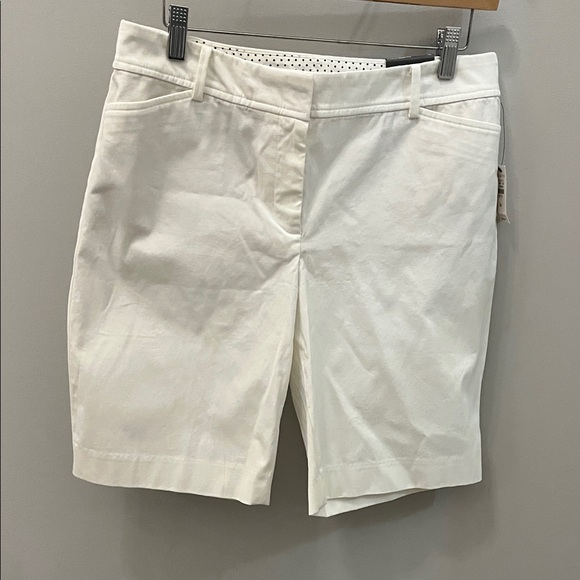 Talbots Perfect Shorts in White NWT 9.5” Inseam Size 8P Petite - Picture 1 of 8